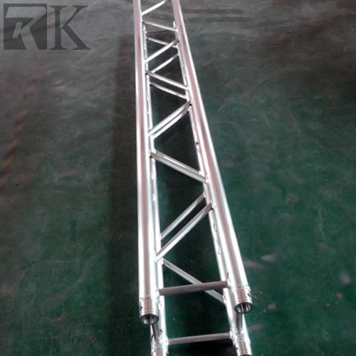 Aluminum stage truss